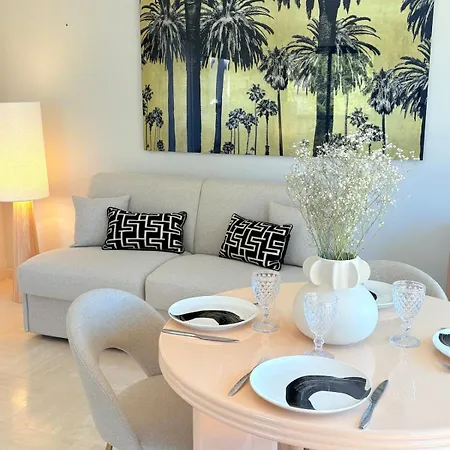 Dernier Etage-piscine-tennis-2 Terrasses-garage-wifi Apartment *